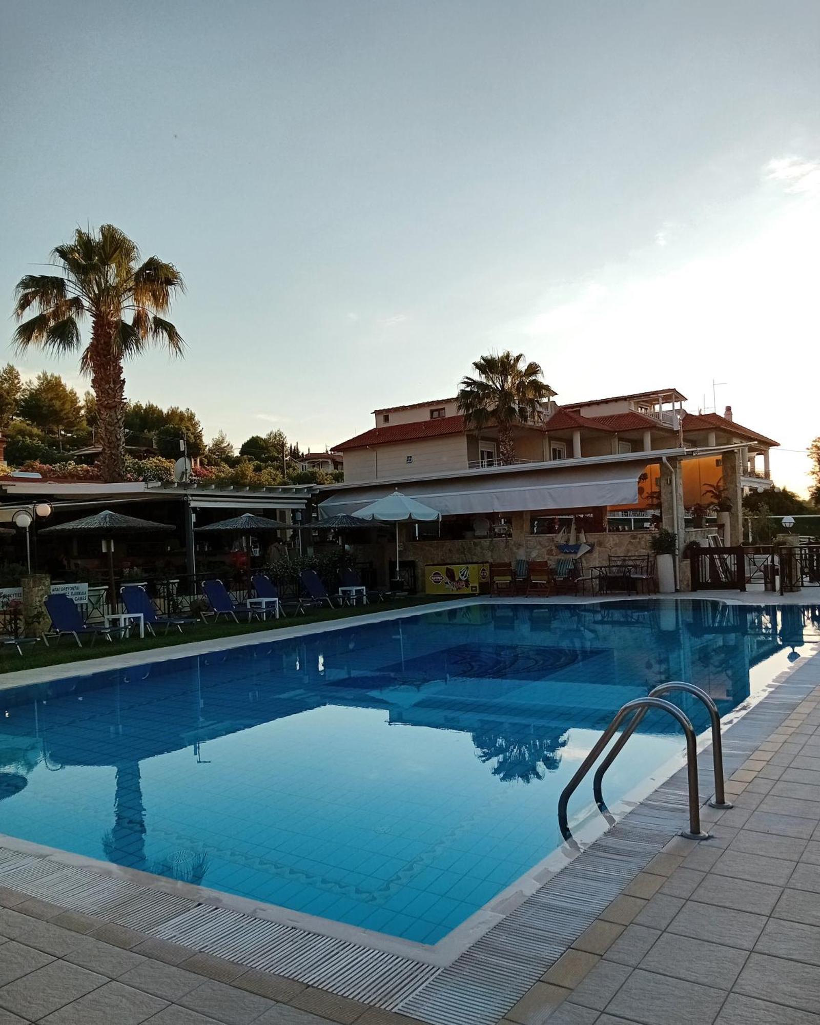 Golden Residence Family Resort Pefkochori Extérieur photo